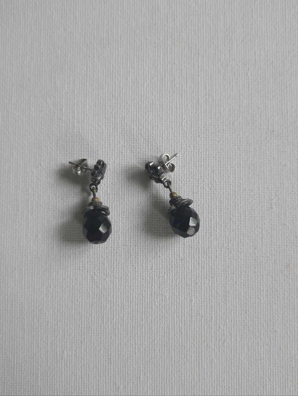 Vintage Style Black Faceted Glass Drop Pierced Earrings Silver-Tone Antique - Picture 5 of 8